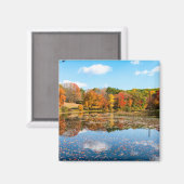 落葉樹に囲まカラフルれた池 マグネット (正面/裏面)