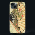 葉および花柄が付いている芸者ファン iPhone 13ケース<br><div class="desc">この美しいプリントに浮遊葉の背景に対して顕著に特色になる芸者ファンがあります。 ファンにまたそれの美しく、スタイリッシュな花柄があります。 アジア芸術のファンはコレクションにこれを加えるべきです!</div>