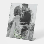 葉とゴールドのモノグラム ウェルカム ウェディング サイン (正面)