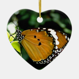 葉にオレンジ、黒と白の蝶 セラミックオーナメント