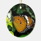 葉にオレンジ、黒と白の蝶 セラミックオーナメント (左)
