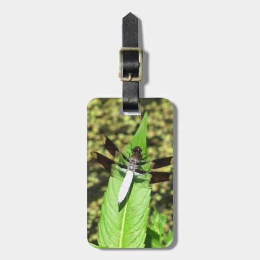 葉に乗ったトンボ ラゲッジタグ (正面縦)