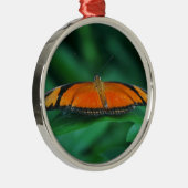 葉に鮮やかなオレンジと黒い蝶 メタルオーナメント (右)