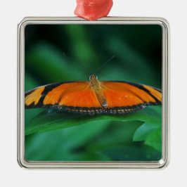 葉に鮮やかなオレンジと黒い蝶 メタルオーナメント