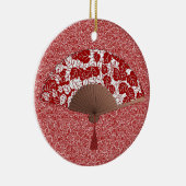 葉のプリントの日本のなファン、えんじ色および白い セラミックオーナメント (右)