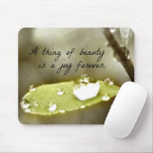 葉の上に雨滴、引用文:"美しいの物" マウスパッド (マウス)