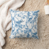 葉の中のシノワズリーブルーと白い鳥のフローラ クッション (ブランケット)