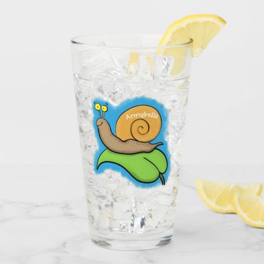 葉の漫画の上の可愛い、幸せなカタツムリイラストレーション タンブラーグラス (アイス裏面)