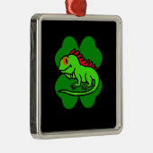 葉クローバー付き緑のイグアナ メタルオーナメント (右)