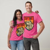 葉巻を吸うタップ・ザ・ピットブル Tシャツ (ユニセックス)