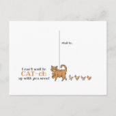 葉書おもしろいをチェックしている猫とニワトリ ポストカード (裏面)