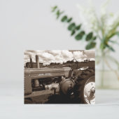 葉書~ヴィンテージトラクター閉じる雲つき ポストカード (スタンド正面)