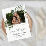 葉金ゴールド&ユーカリH写真Save the Date セーブザデート<br><div class="desc">お客様のとユーカリ祝プタスの金ゴールドH写真を使用して結婚お客様のやパーティーに興奮と準備を整えるデイトカードを保存する。</div>
