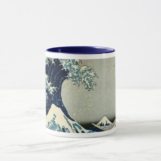 葛飾北斎の素晴らし神奈川沖の波 マグカップ (中央)