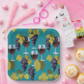 葡萄を背景にしたティール(緑がかった色)グラス ペーパープレート (パーティー)