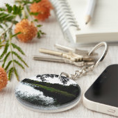 葦と木の風景のある川 キーホルダー (正面右)