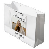 葬儀の記念の愛情の中で年を追加 ラージペーパーバッグ (正面アングル)