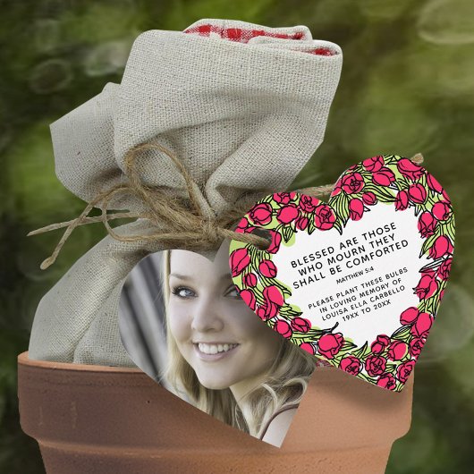 葬儀の記念品工場の赤いチューリップ球根 フェイバータグ