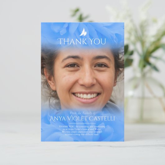 葬儀ブルーのソフトバラ写真ファミリーサンキューカード サンキューカード (スタンド正面)