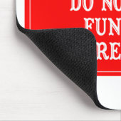 葬儀屋を食べ物を与えないで下さい マウスパッド (コーナー)