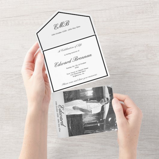 葬儀記念写真白黒シンプル オールインワン招待状 (貼ってはがせる)