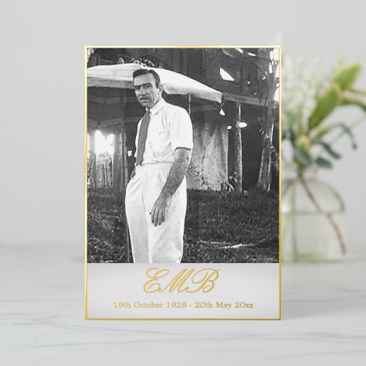 葬儀記念撮影シンプル写真 箔招待状 (立ち正面)