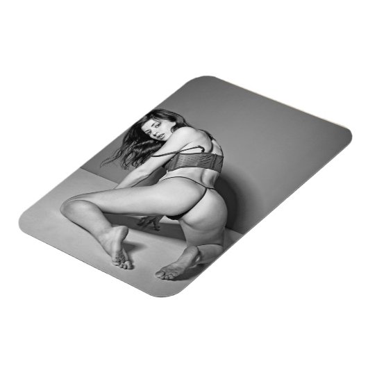 蒸し暑い美しいバベランジェリーモデル マグネット (左側)