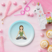 蓮のポーズのヨガの女性 ペーパープレート (パーティー)