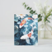 蓮の池で渦巻く白とオレンジの鯉の魚 ポストカード (スタンド正面)