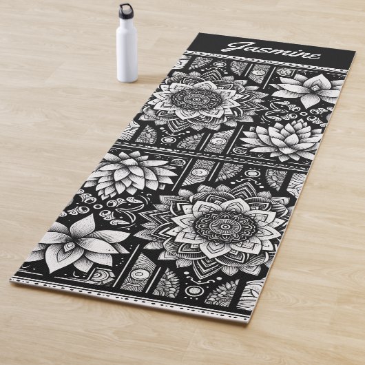蓮の花とマンダラの白黒 ヨガマット (インサイチュ)