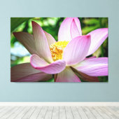 蓮の花のクローズアップ写真 キャンバスプリント (インサイチュ (ウッドフロア))