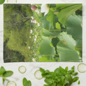 蓮の花のフィールド夏の庭 キッチンタオル (折り畳み)