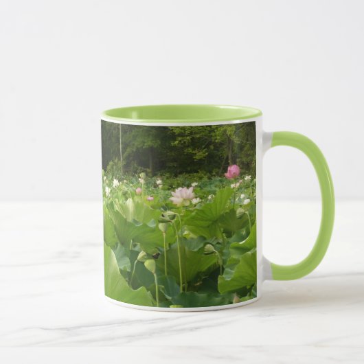 蓮の花のフィールド夏の庭 マグカップ (右)