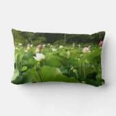 蓮の花のフィールド夏の庭 ランバークッション (裏面)