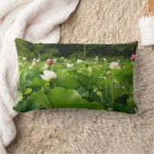 蓮の花のフィールド夏の庭 ランバークッション (ブランケット)