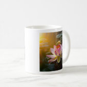 蓮の花の上の蜂 コーヒーマグカップ (正面右)