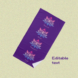 蓮の花紫の静寂 ビーチタオル