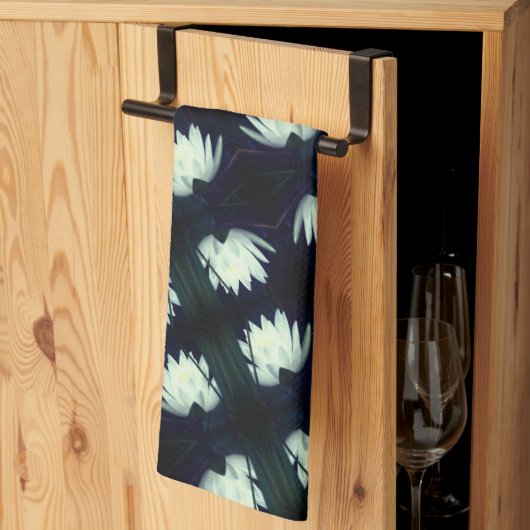 蓮白熱［赤熱］光を放つ水百合花柄 キッチンタオル (三つ折り)