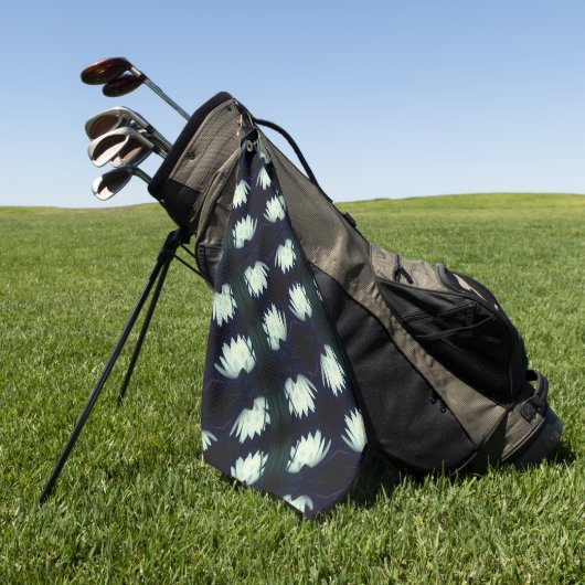 蓮白熱［赤熱］光を放つ水百合花柄 ゴルフタオル (グリーン)