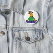 蓮華座のヨガをしているおもしろいなヤギ 缶バッジ (インサイチュ)