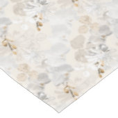 薄いクリームの上の白いラン  テーブルクロス (アングル)