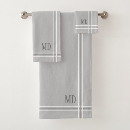 薄いグレーと白のストライプのイニシャル バスタオルセット (インサイチュ)