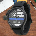 薄いパーソナライズされたブルーラインアメリカ国旗の警察 腕時計<br><div class="desc">シンブルーライン警察の腕時計 – 警察旗の色のアメリカ国旗のデザイン、動揺してデザイン。警察や法お気に入りの執行の役人への素敵な贈り物。警察素晴らしの退職金または感謝ギフト。名前でパーソナライズ。COPYRIGHT © 2020 Judy Burrows,  Black Dog Art - All Rights Reserved.薄いパーソナライズされたブルーラインアメリカ国旗の警察時計</div>