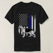 薄いブルーライン国旗K9ドイツの羊飼い警察犬 Tシャツ (デザイン正面)