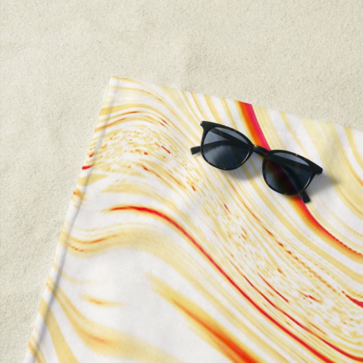 薄いベージュのトーン、赤いピンクのカーブを持つ波状の布 ビーチタオル (インサイチュ)