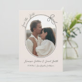 薄い枠のオーバルフォトと、最小限のボウ セーブザデート (スタンド正面)