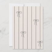 薄い枠のオーバルフォトと、最小限のリボン セーブザデート (裏面)