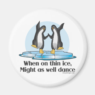 薄い氷のペンギンのおもしろいなデザインで時 マグネット