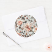 薄い灰色に灰色葉の花を付けたクリーム ラウンドシール (封筒)