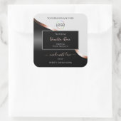 薄い灰色の黒い波状バラ金ゴールドラベル(ロゴ付き) スクエアシール (バッグ)